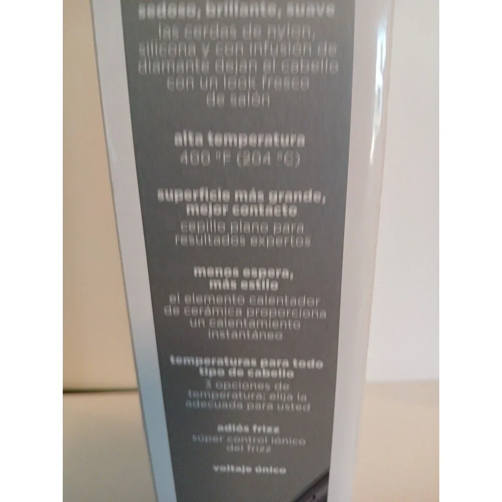 Conair Infiniti Pro Diamond Infused Ceramic Hot Brush Smooth and Shine - NIB